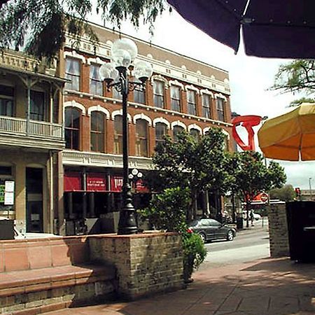 The Riverwalk Vista San Antonio Exterior photo